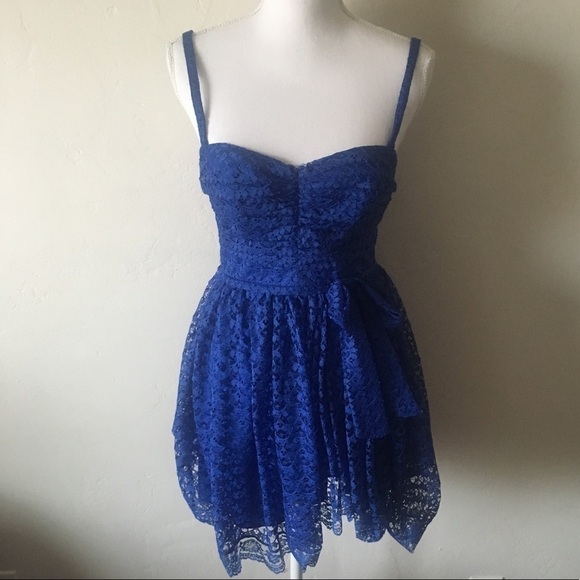 Victoria's Secret Moda International Lace Dress - Picture 2 of 4